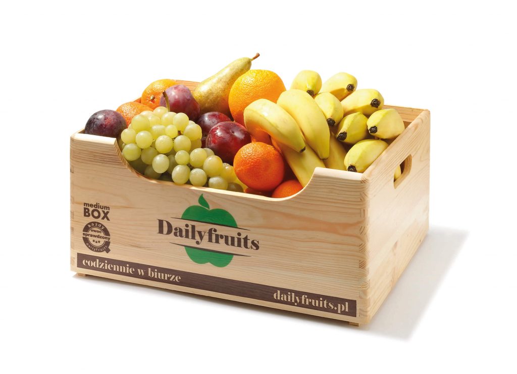 owoce sezonowe - dostawa do biura banan pomarańcza winogrona